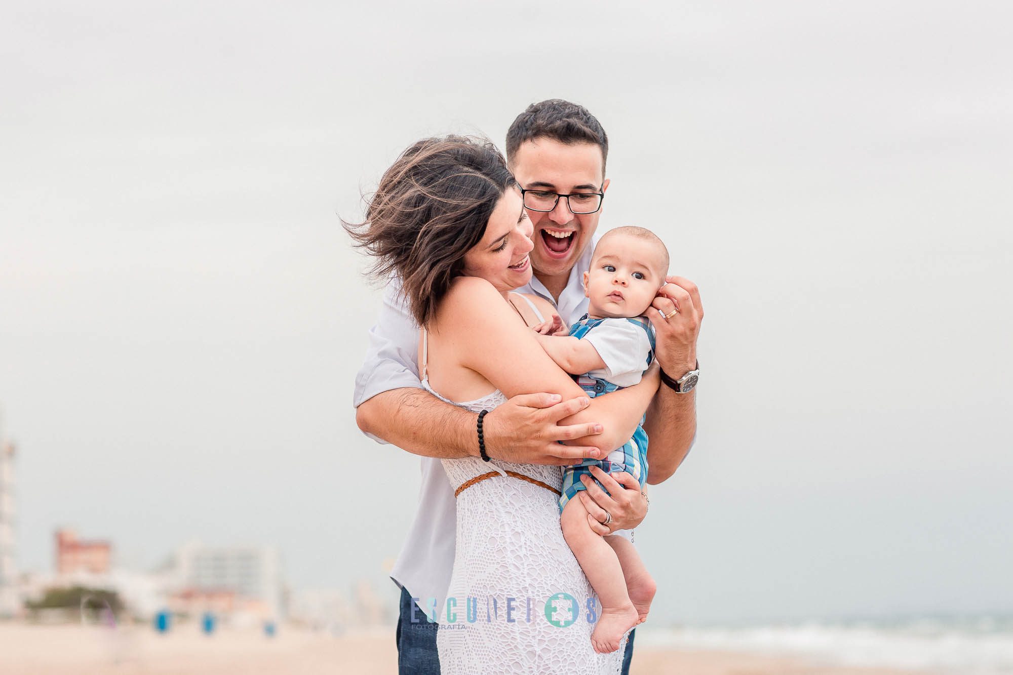 sesion de familia en la playa